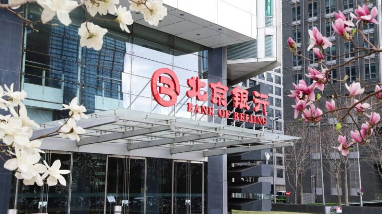 众汇开户等等小花探班孙俪孙俪新剧获儿女探班 小花妹妹身高超过等等肩膀